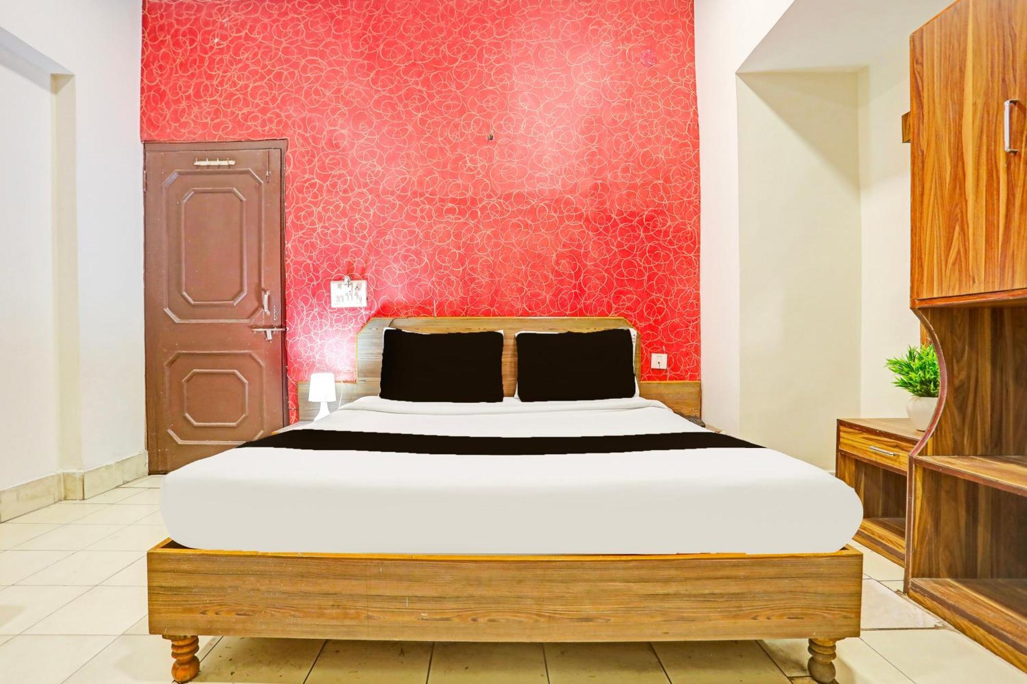 Super Hotel O Jaistambh Chowk Formerly Guru Kirpa Райпур Экстерьер фото